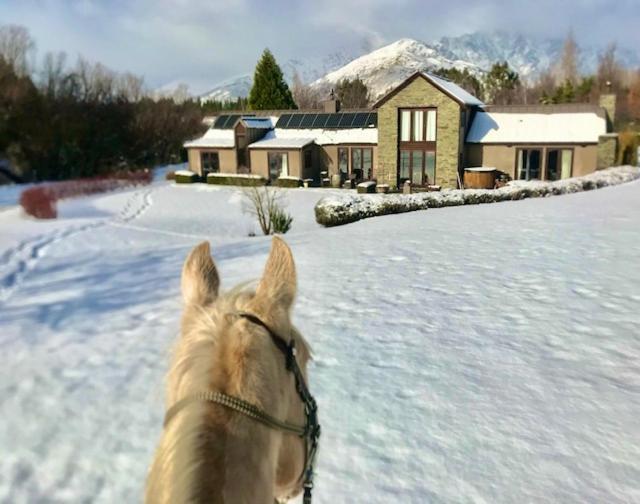 Three Thirty B & B Queenstown Exterior photo